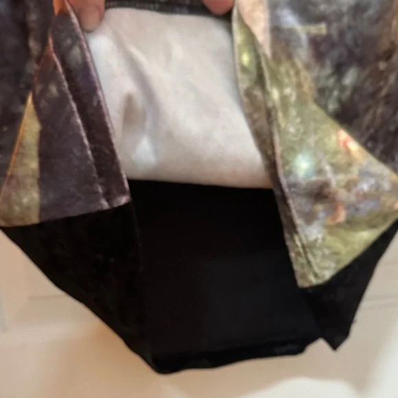 Black Short Sleeve Tee with Vintage Art Print - Picture 7 of 7